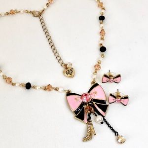 Betsey Johnson ‘Paris...Good Idea’ Pink/Black Bow Set